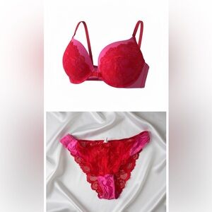 Victoria's Secret Very Sexy Push Up Pigeonnant Laced Rhinestoned bra, 2 panties
